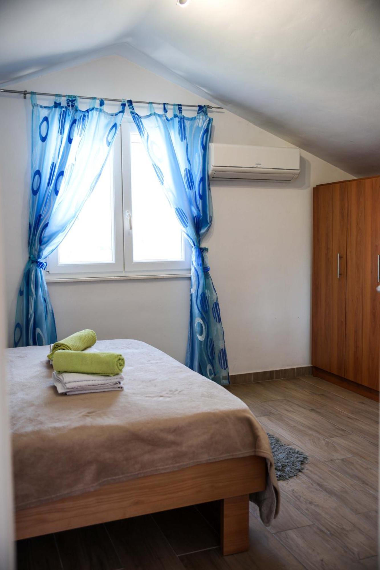Apartments Maris Винишче Экстерьер фото