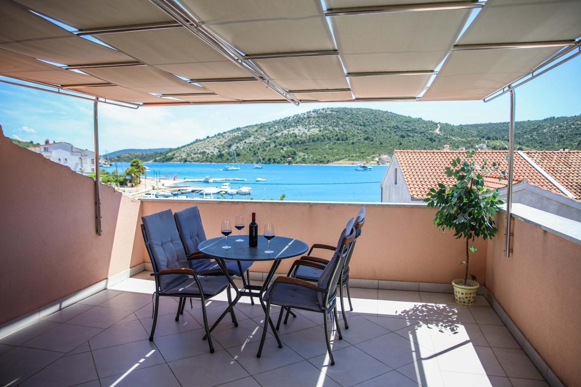 Apartments Maris Винишче Экстерьер фото