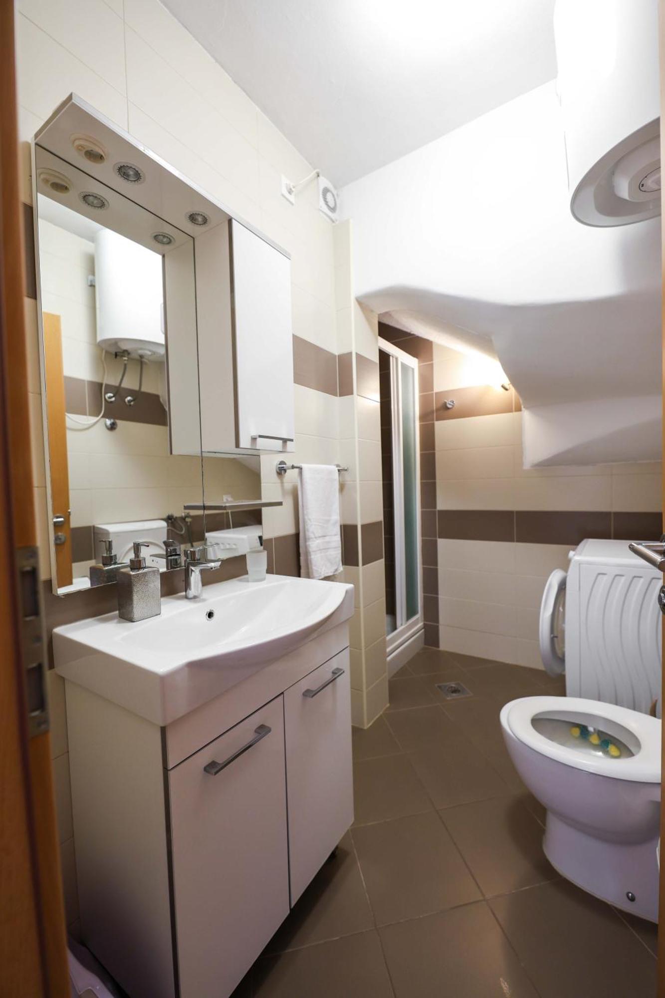 Apartments Maris Винишче Экстерьер фото
