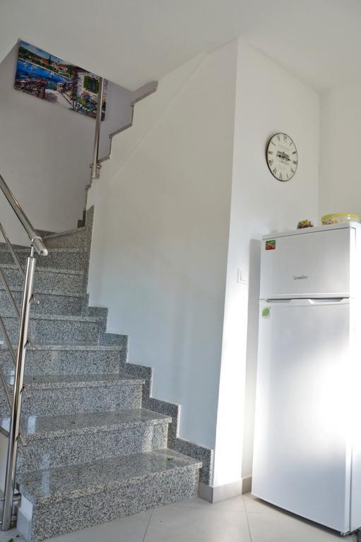 Apartments Maris Винишче Экстерьер фото